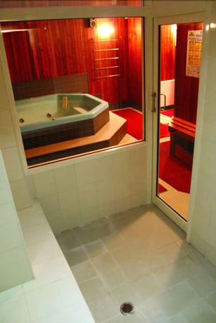 Imagen de la piscina del Hotel Boonoona Ski Lodge. Foto 15