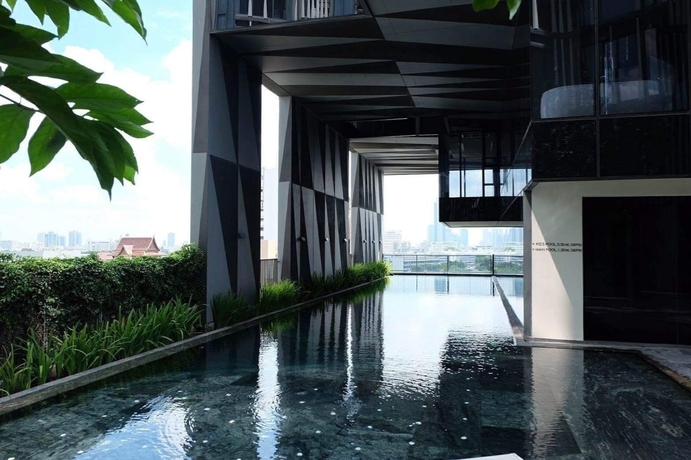 Imagen de la piscina del Hotel Boonrumpa Condotel. Foto 18