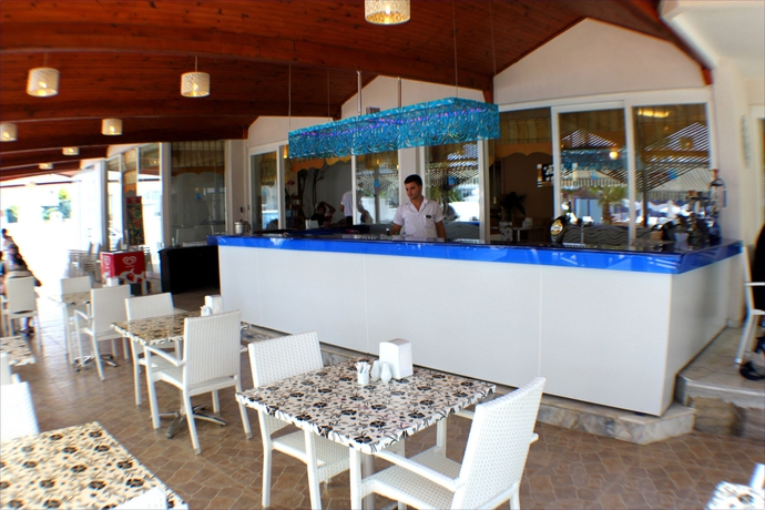 Imagen del bar/restaurante del Hotel Bora Bora Butik. Foto 7