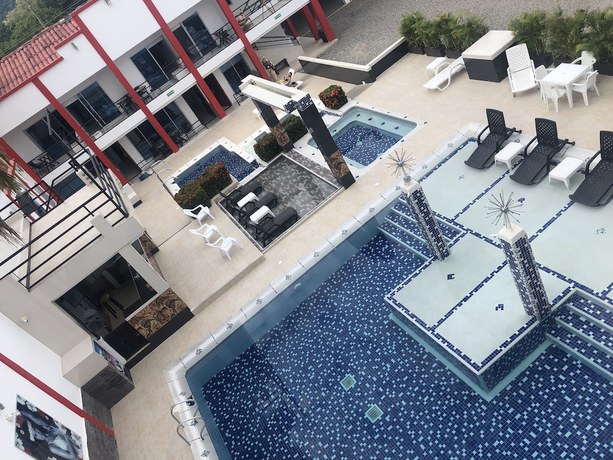 Imagen de la piscina del Hotel Bora Bora Spa - Adults Only. Foto 15