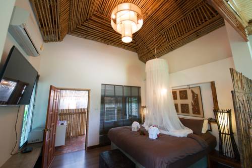 Imagen de la habitación del Hotel Bora Bora Villa Phuket. Foto 4