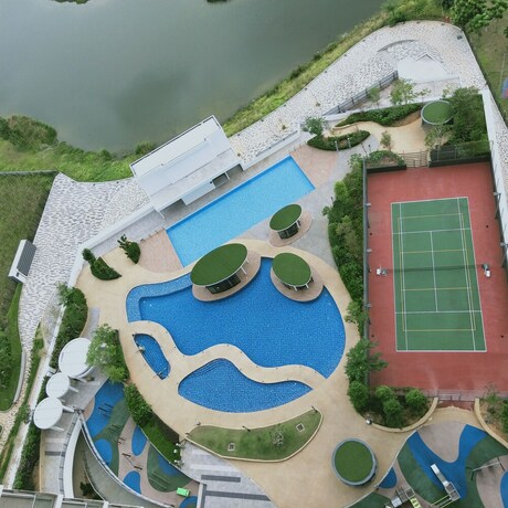 Imagen de la piscina del Hotel Bora Residence. Foto 25