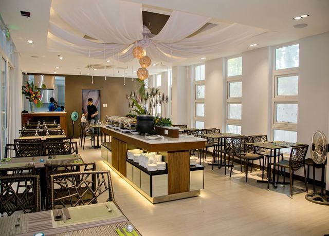 Imagen del bar/restaurante del Hotel Boracay Haven Suites. Foto 3