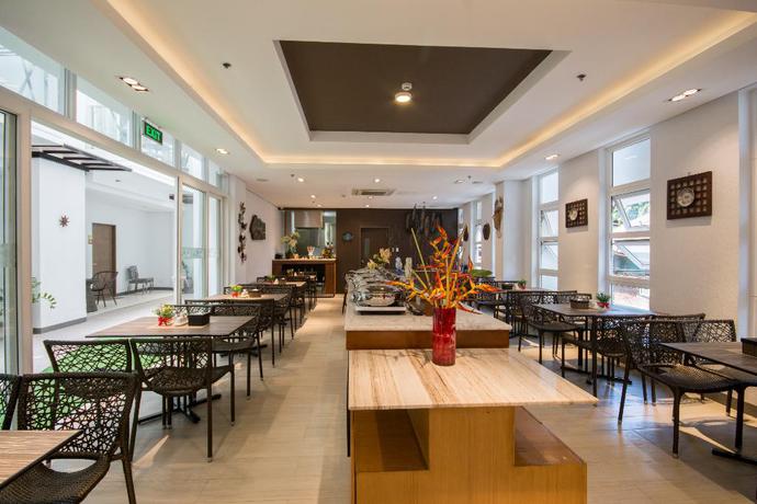 Imagen del bar/restaurante del Hotel Boracay Haven Suites. Foto 4