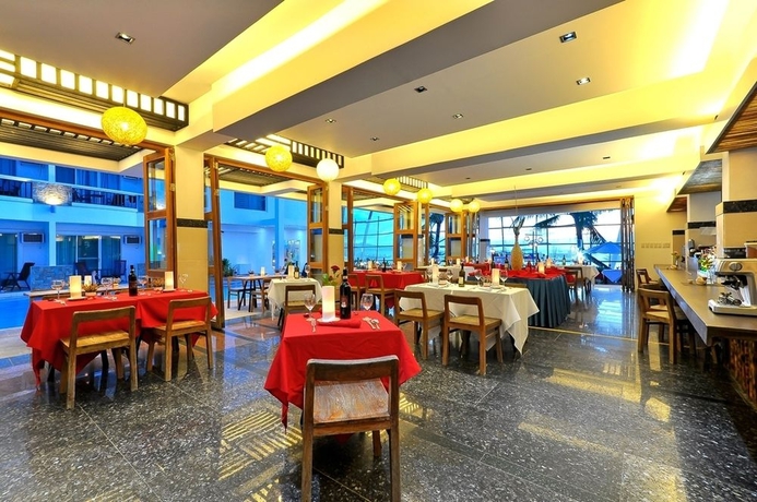 Imagen del bar/restaurante del Hotel Boracay Ocean Club. Foto 4