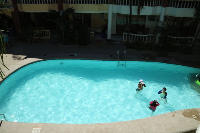 Imagen de la piscina del Hotel Boracay Peninsula Resort. Foto 15