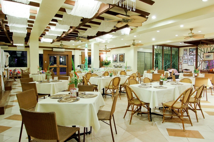 Imagen del bar/restaurante del Hotel Boracay Tropics Resort. Foto 4