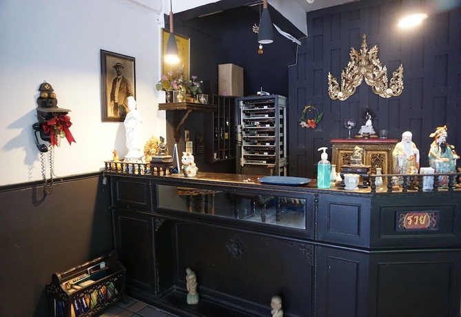 Imagen de los interiores del Hotel Borarn House. Foto 17