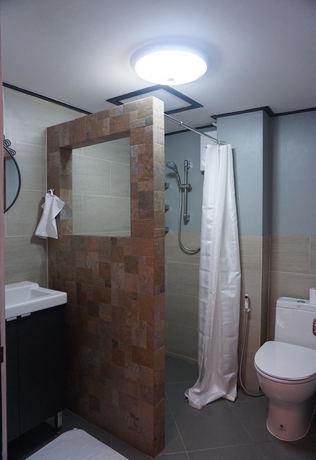 Imagen de la habitación del Hotel Borarn House. Foto 14