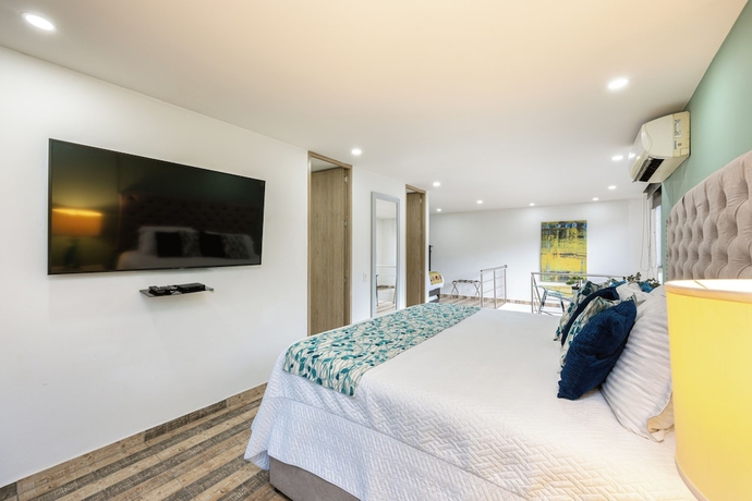 Imagen de la habitación del Hotel Borbon Suites. Foto 11