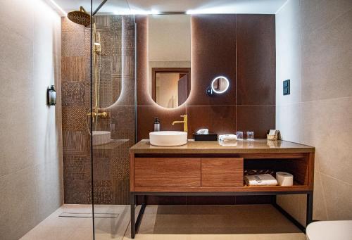 Imagen de la habitación del Hotel Bordűr Wellness Superior &eacute;s Szőnyegm&uacute;zeum. Foto 18