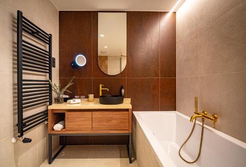 Imagen de la habitación del Hotel Bordűr Wellness Superior &eacute;s Szőnyegm&uacute;zeum. Foto 20