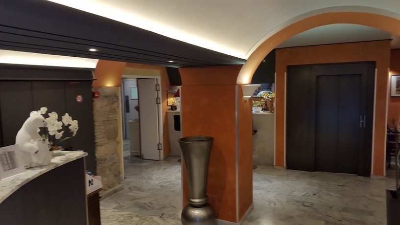 Imagen de los interiores del Hotel Boreal. Foto 13