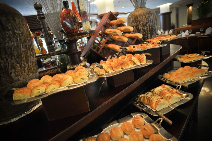 Imagen del bar/restaurante del Hotel Borei Angkor Resort and Spa. Foto 4