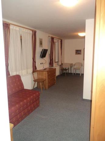 Imagen de la habitación del Hotel Borest. Foto 9