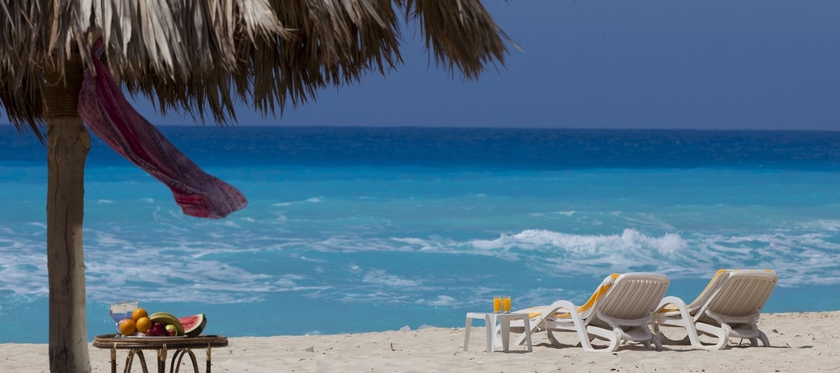 Imagen de los exteriores del Hotel Borg El Arab Beach. Foto 13