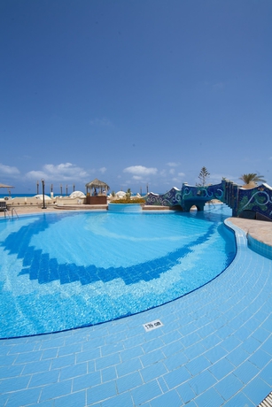 Imagen de la piscina del Hotel Borg El Arab Beach. Foto 15