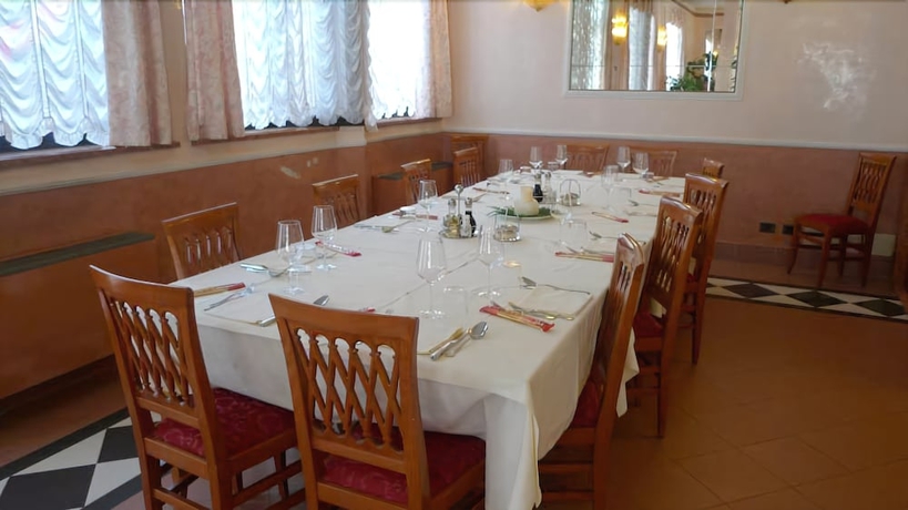 Imagen del bar/restaurante del Hotel Borghetti. Foto 4