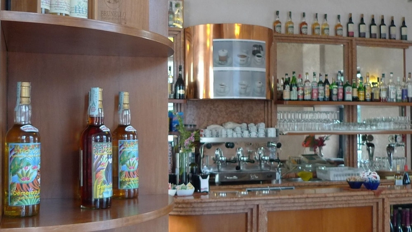 Imagen del bar/restaurante del Hotel Borghetti. Foto 8