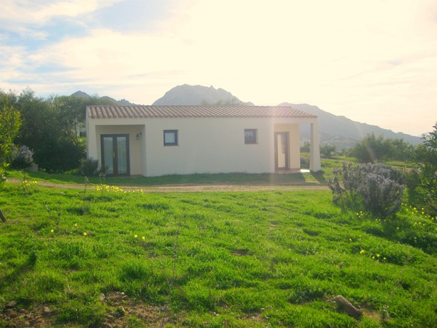 Imagen de los exteriores del Hotel Borgo Alba Barona Turismo Rurale. Foto 8