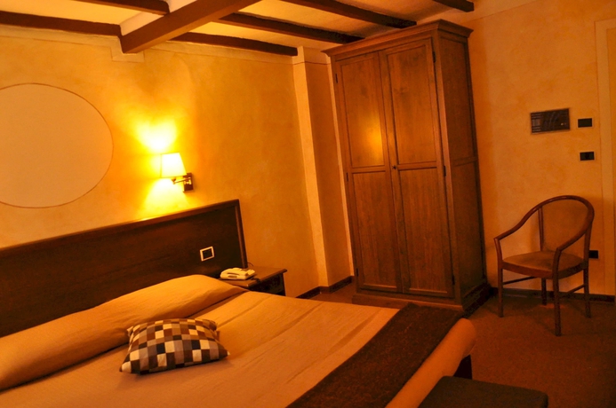 Imagen de la habitación del Hotel Borgo Antico Bibbiena. Foto 9