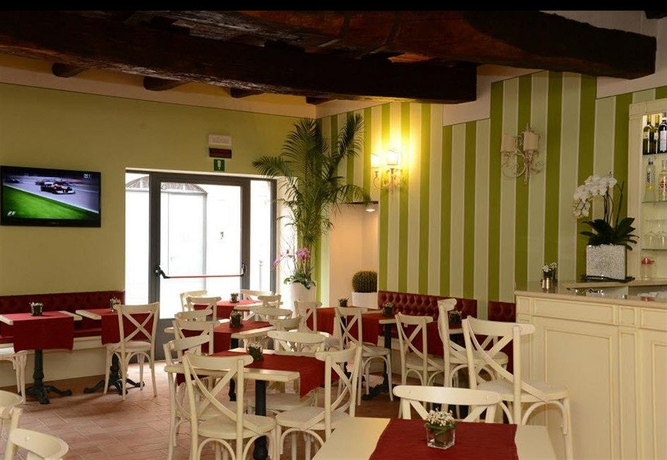 Imagen del bar/restaurante del Hotel Borgo Antico, Como. Foto 1