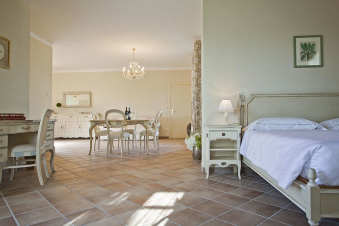 Imagen de la habitación del Hotel Borgo Condé Wine Resort. Foto 4