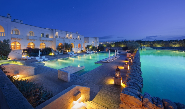 Imagen de la piscina del Hotel Borgo Egnazia. Foto 16