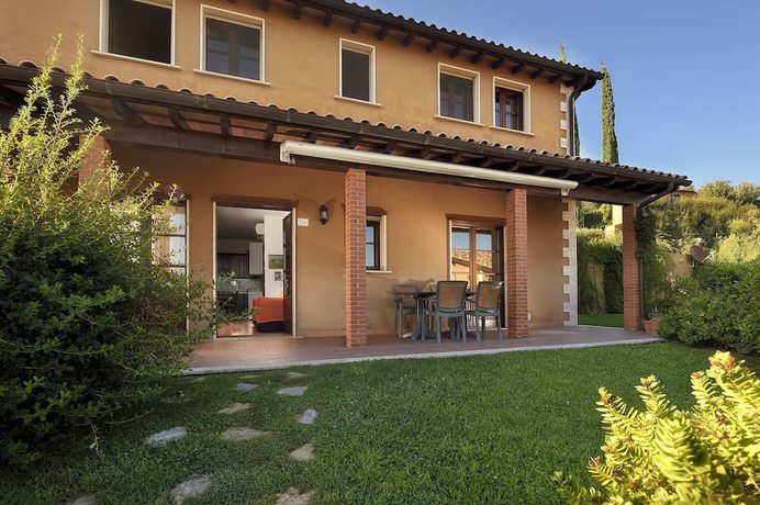 Imagen de la habitación del Hotel Borgo Magliano Resort. Foto 12