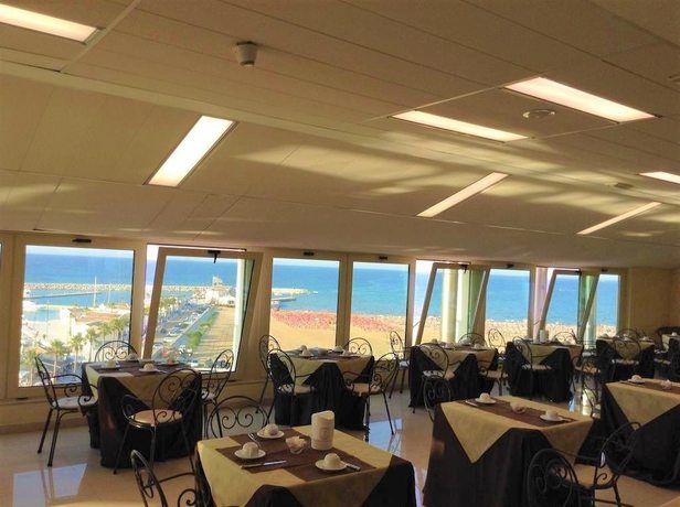 Imagen del bar/restaurante del Hotel Borgo Marina. Foto 7