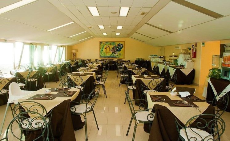Imagen del bar/restaurante del Hotel Borgo Marina. Foto 9