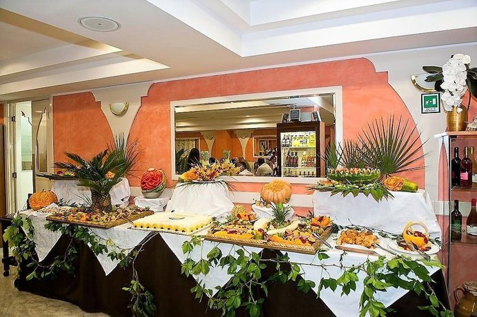 Imagen del bar/restaurante del Hotel Borgo Marina. Foto 10