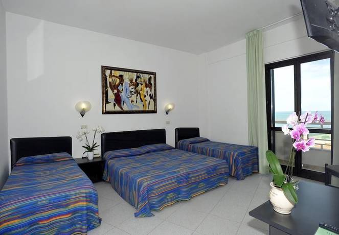 Imagen de la habitación del Hotel Borgo Marina. Foto 18