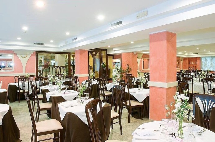 Imagen del bar/restaurante del Hotel Borgo Marina. Foto 13