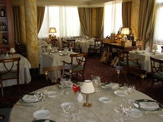 Imagen del bar/restaurante del Hotel Borgo Palace Hotel. Foto 4