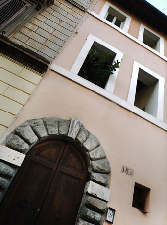 Imagen de los exteriores del Hotel Borgo Pio Suites Inn. Foto 15