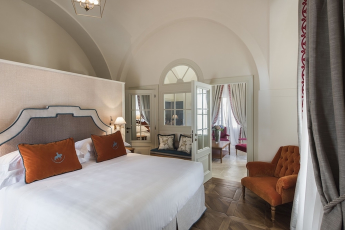 Imagen de la habitación del Hotel Borgo San Felice. Foto 16