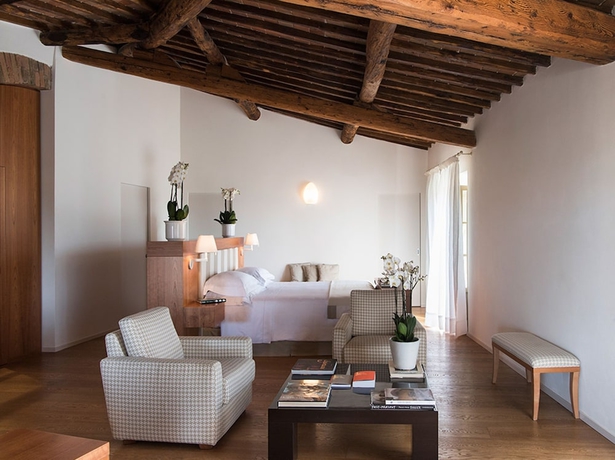 Imagen de la habitación del Hotel Borgo San Felice. Foto 18