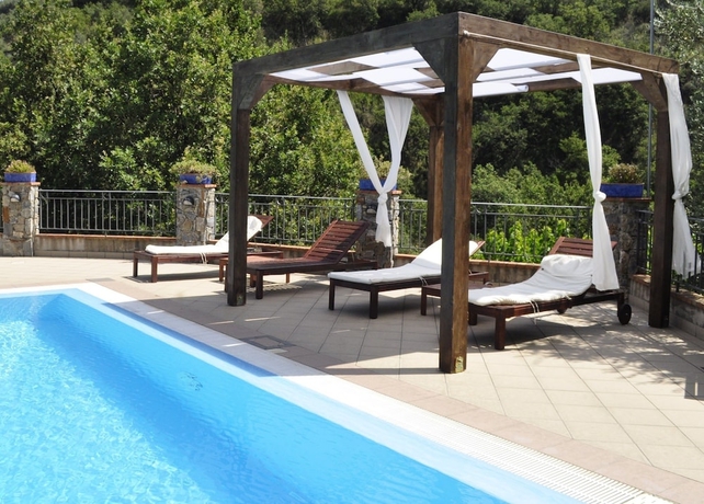 Imagen de la piscina del Hotel Borgo San Francesco. Foto 16