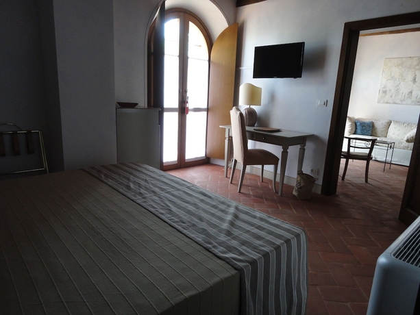 Imagen de la habitación del Hotel Borgo Sant'ambrogio Resort. Foto 11
