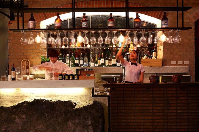 Imagen del bar/restaurante del Hotel Boribot Pool Resort. Foto 4