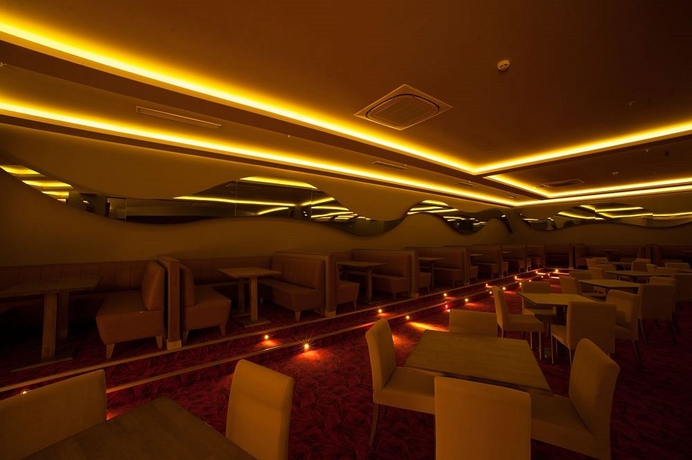 Imagen de los interiores del Hotel Boris. Foto 10