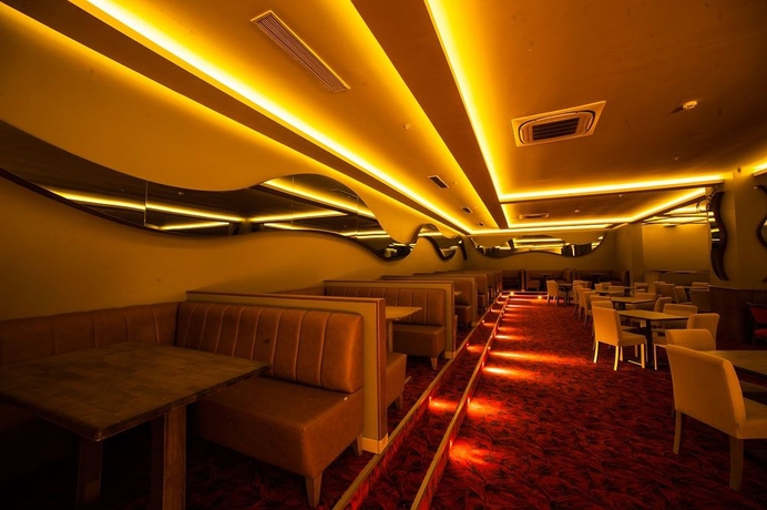 Imagen de los interiores del Hotel Boris. Foto 13