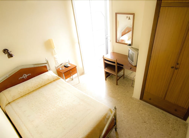 Imagen de la habitación del Hotel Borja. Foto 11