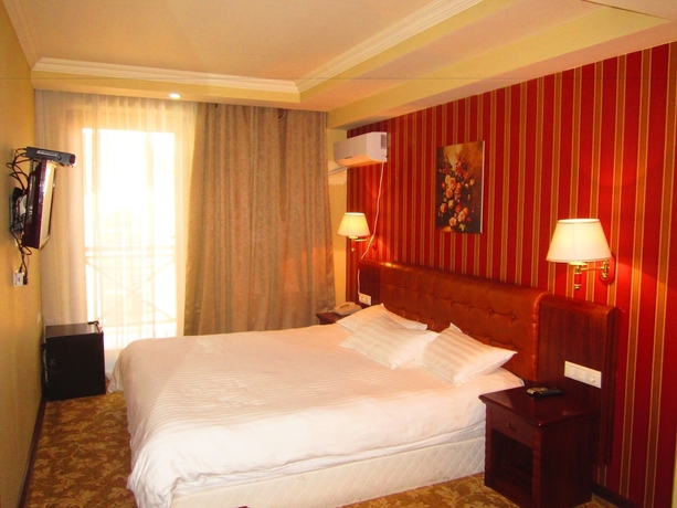 Imagen de la habitación del Hotel Borjomi Palace. Foto 11