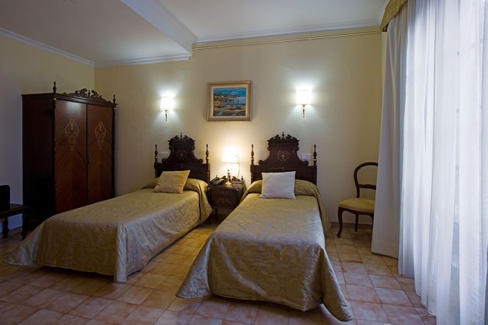 Imagen de la habitación del Hotel Born. Foto 4