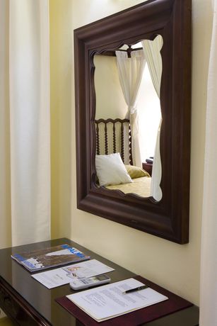 Imagen de la habitación del Hotel Born. Foto 7