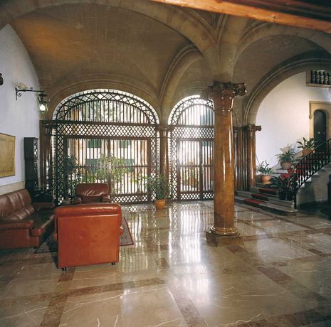 Imagen de los interiores del Hotel Born. Foto 13