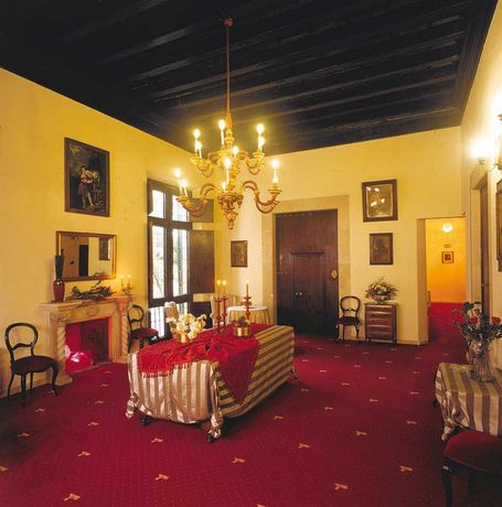 Imagen de los interiores del Hotel Born. Foto 14