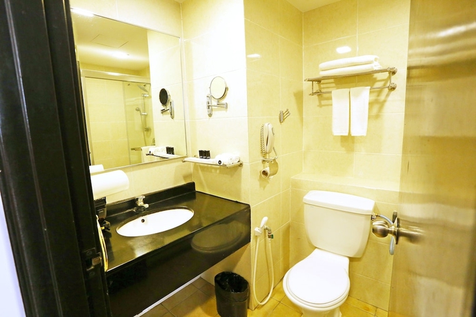 Imagen de la habitación del Hotel Borneo Royale. Foto 5